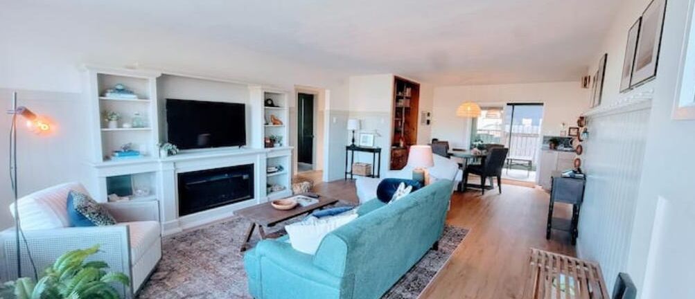 Smart TV, chimenea, videojuegos y reproductor de DVD 