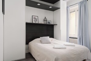 Modern and Renovated 1BR Apt in City Center | 1 bedroom, iron/ironing board, free WiFi - Renovated Top Floor Studio in Kallio (Helsinki)