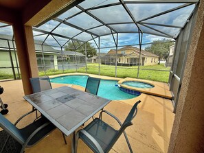 Ulkouima-allas, lämmitetty uima-allas