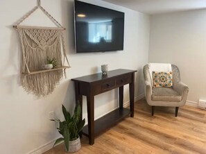 Living area - Quinpool Basement Suite (Halifax)