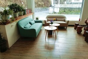 Living area - Moment Inn (Huangshan City)
