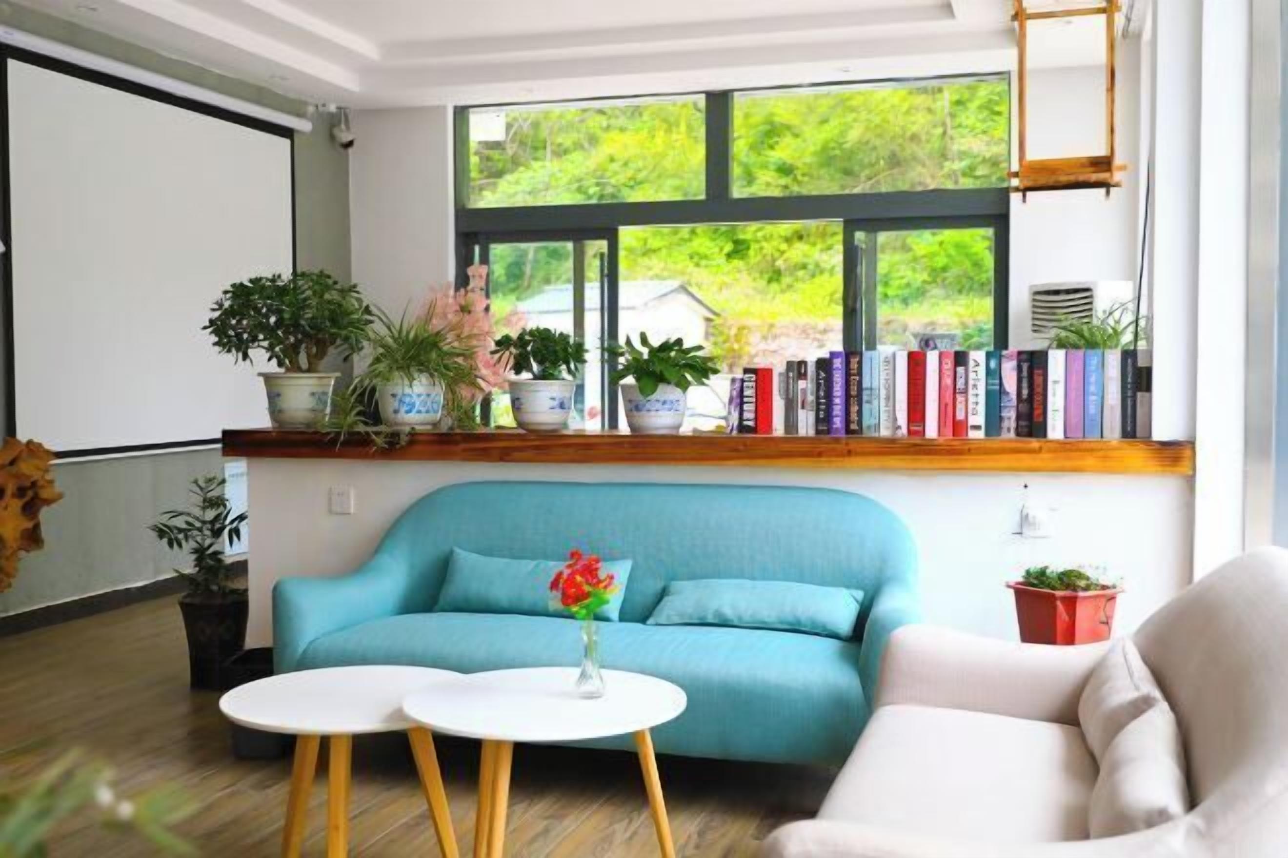 المنشأة من الداخل