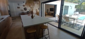 Dining - New "between sea and river, modern villa with private swimming pool". (Zonza)