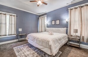 5 bedrooms, desk, iron/ironing board, free WiFi