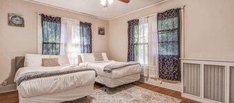 Mins to Downtown, Museum & Parks - Blue Hideaway