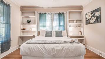 2 slaapkamers, een strijkplank/strijkijzer, gratis wifi, beddengoed