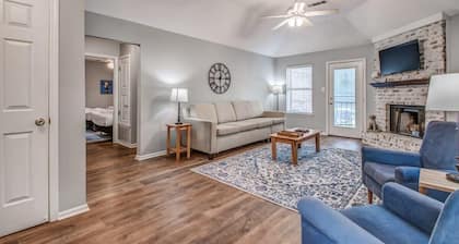 Near State-Park & Downtown - Sunset Trace Bungalow