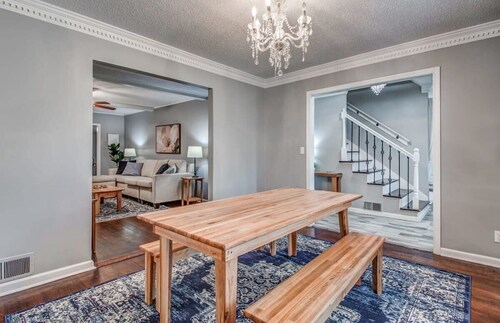 Near Downtown, Shelby Parks Farm - Haddington Home