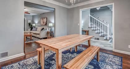 Near Downtown, Shelby Parks Farm - Haddington Home