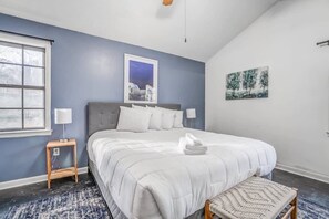 3 Schlafzimmer, Schreibtisch, Bügeleisen/Bügelbrett, kostenloses WLAN