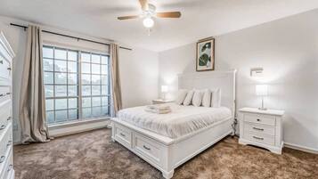 3 Schlafzimmer, Schreibtisch, Bügeleisen/Bügelbrett, kostenloses WLAN