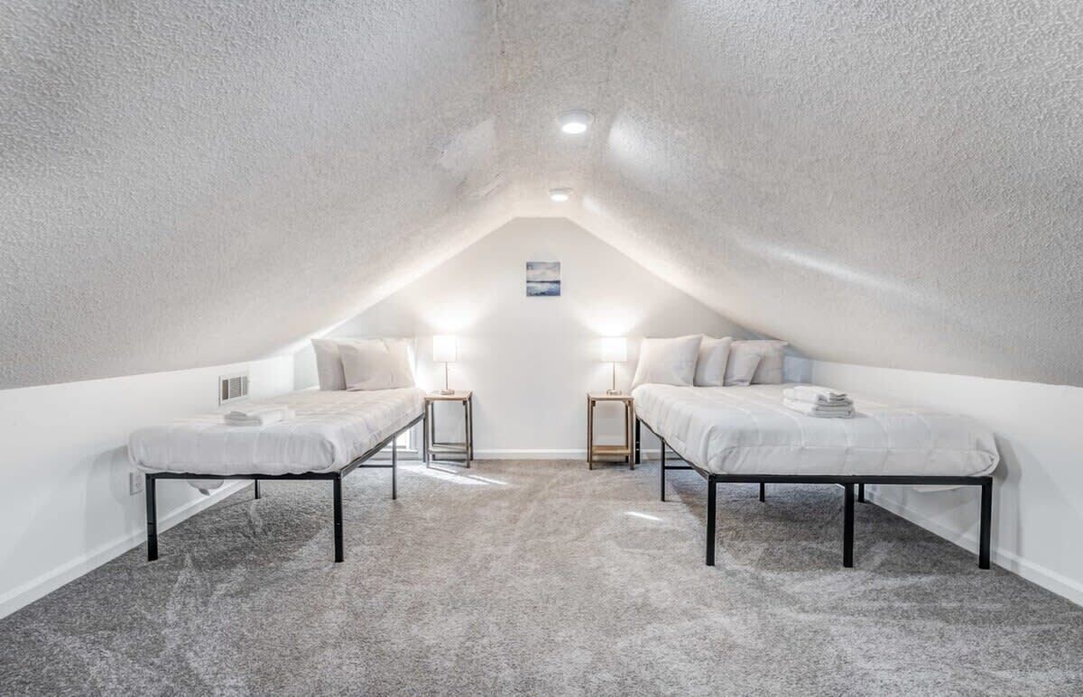 3 habitaciones, escritorio, tabla de planchar con plancha y wifi gratis 