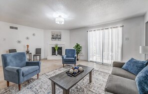 Smart TV - Near Dining, Shopping, Parks! Tranquil Fox Trails (Memphis)