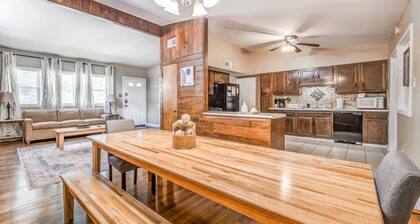 Near Dining, Shopping, Parks! McCorkle Maison