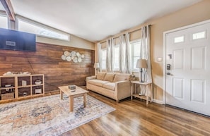 Smart TV - Near Dining, Shopping, Parks! McCorkle Maison (Memphis)
