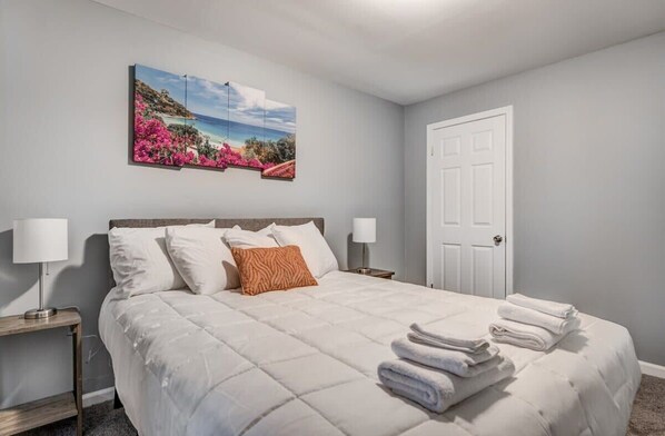 4 bedrooms, desk, iron/ironing board, free WiFi