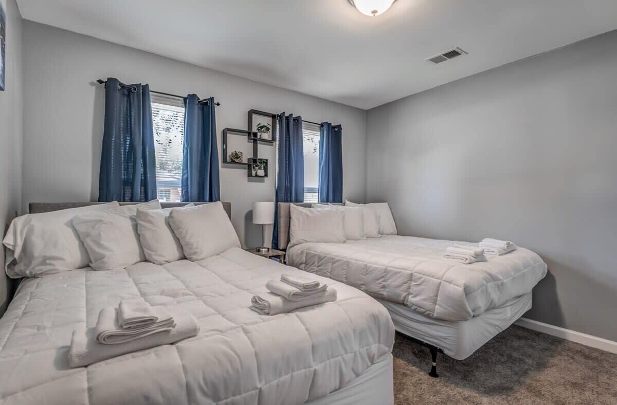 4 habitaciones, escritorio, tabla de planchar con plancha y wifi gratis 