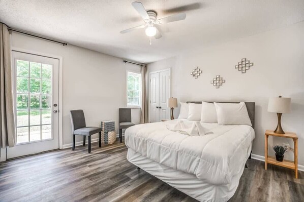 4 bedrooms, iron/ironing board, free WiFi, bed sheets