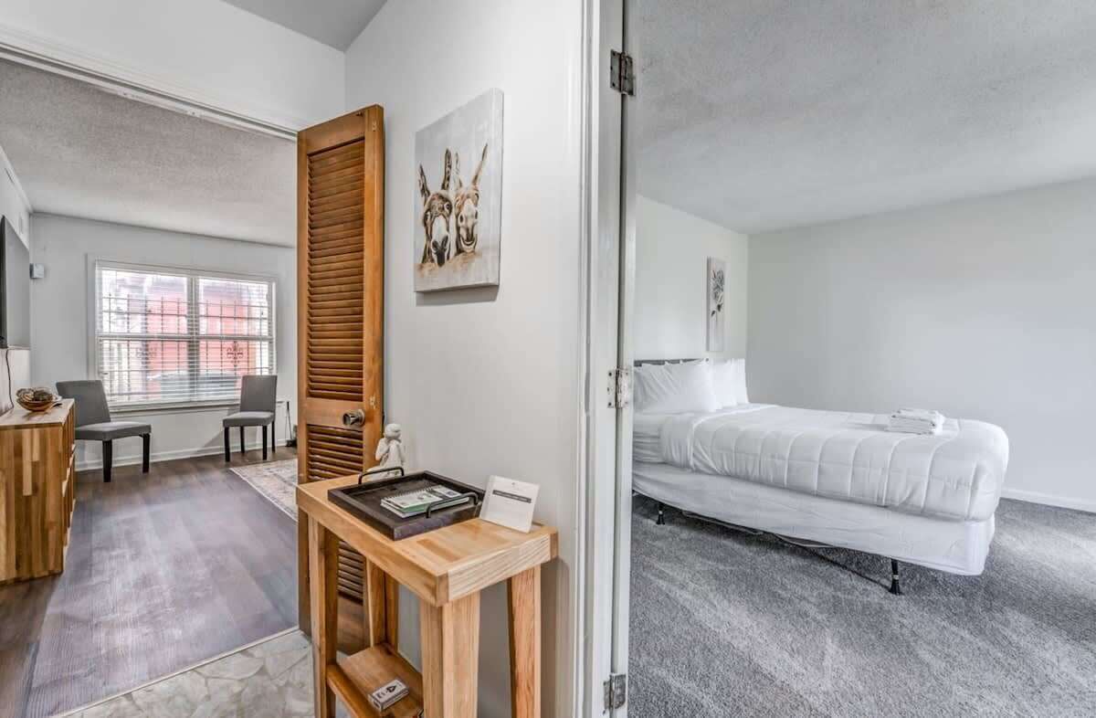 5 soverom, skrivebord, strykejern/-brett og wi-fi (inkludert)