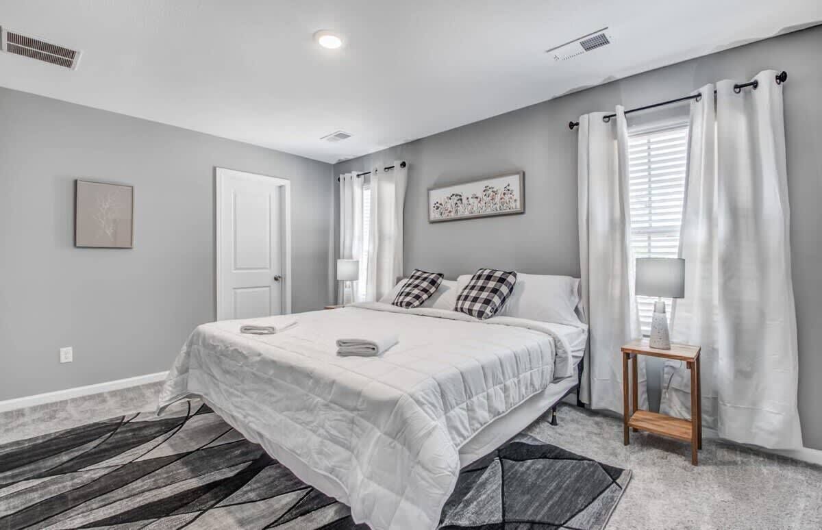 3 bedrooms, iron/ironing board, free WiFi, bed sheets