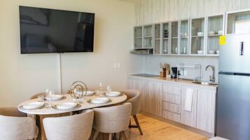 华丽套房, 阳台, 部分海洋景观 | 餐厅