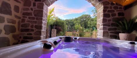 Bain à remous extérieur