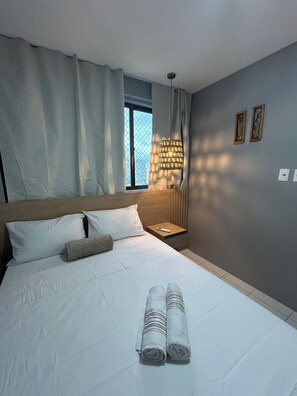 2 bedrooms, iron/ironing board, free WiFi, bed sheets