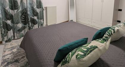 Charming 2-bedroom apartment in Quaglietta with AC, WiFi