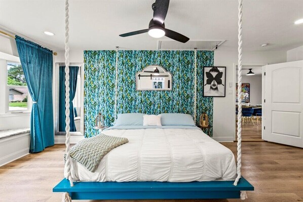 4 soverom, skrivebord, reiseseng for barn og wi-fi