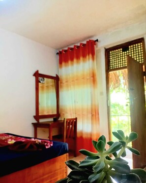 Free WiFi, bed sheets - Ella Forest Bath (Ella)