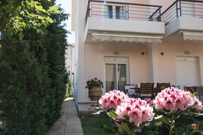 تناول الطعام بالخارج