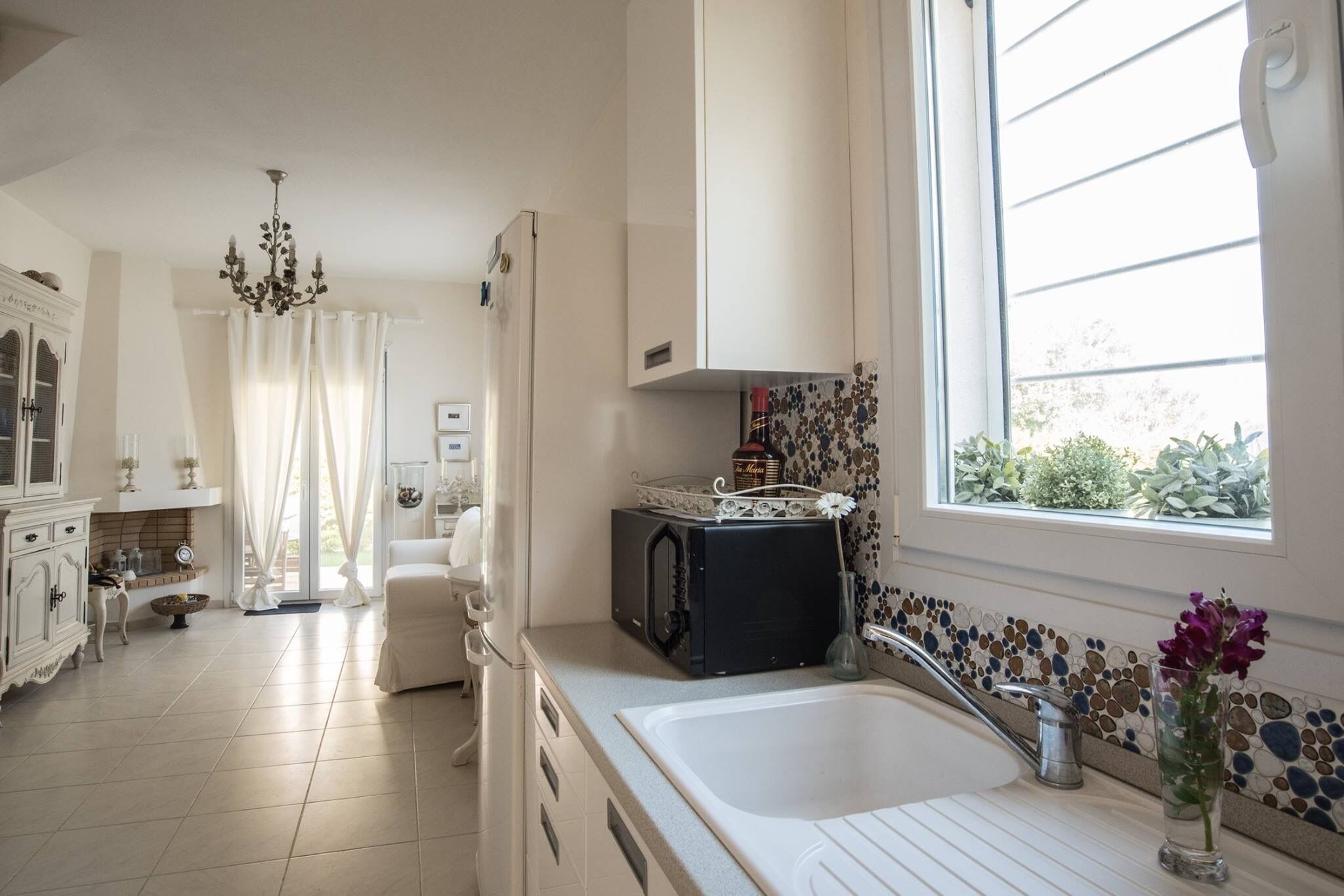 雪櫃、微波爐、焗爐、洗碗機