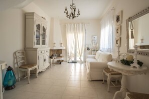 Smart TV, fireplace, DVD player - Bitzios Rent Houses
Mezoneta Neakitos 1 (Νικήτη)