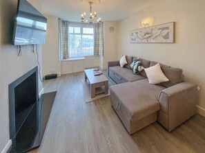 Living area - 2 bedroom accommodation in Ramsgate (Ramsgate)
