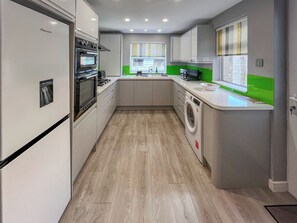 Highchair - 2 bedroom accommodation in Ramsgate (Ramsgate)