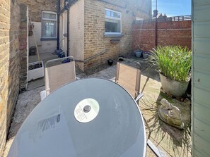 Outdoor dining - 2 bedroom accommodation in Ramsgate (Ramsgate)