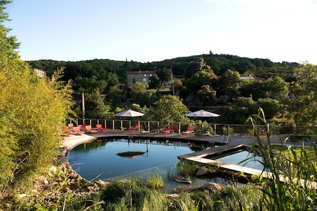 Pool. La Grange Droite Cottage 3 Stars