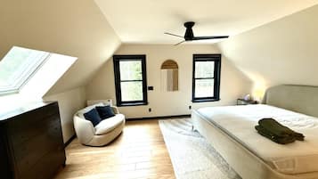 4 bedrooms, free WiFi, bed sheets
