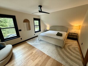 4 bedrooms, free WiFi, bed sheets