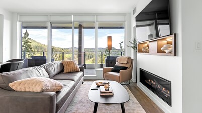 2BR Condo w/ Golf Course View