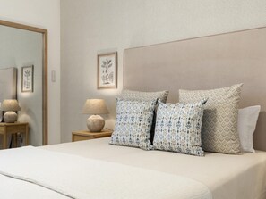 1 chambre, fer et planche à repasser, accès Internet, draps fournis