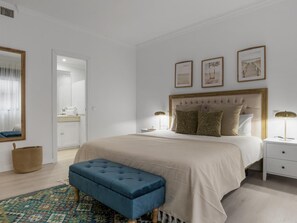 2 bedrooms, iron/ironing board, internet, bed sheets