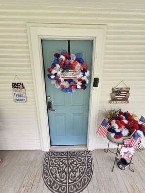 Exterior detail - Coastal Cottage w/Pool, just minutes from 3 Beaches (Freeport)