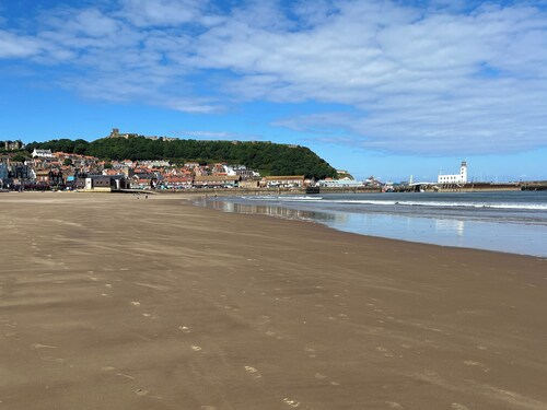 3 bedroom accommodation in Scarborough