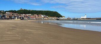 3 bedroom accommodation in Scarborough