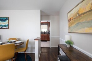 Dining - Mins to 5-Points/Outdoor Awning-Highland Hideaway (Birmingham)