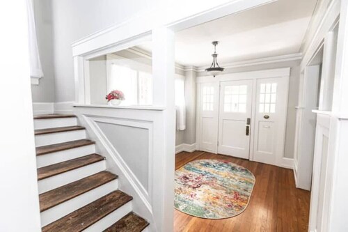 Walk to Restaurants - Trendy Lakeview Craftsman