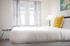 2 bedrooms, iron/ironing board, travel cot, free WiFi