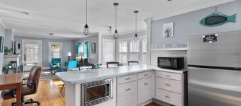 Mins to Airport & Downtown-Beautiful Tarrant Home