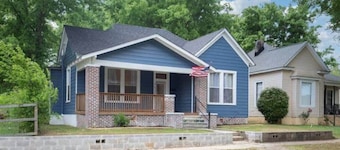 Close to Dining and Airport - East Lake Update